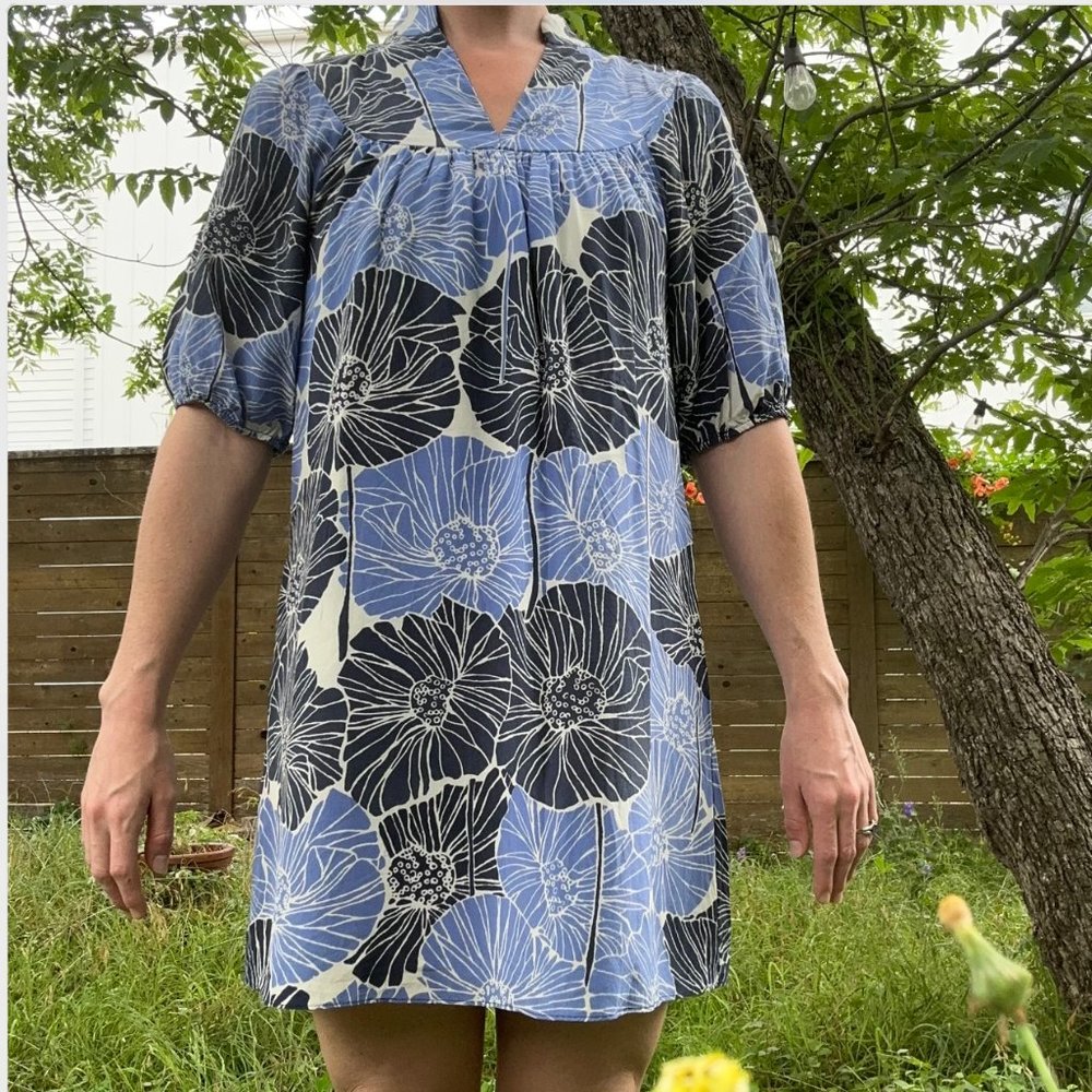 Banana Republic Silk Vintage Blue Floral Dress size small
